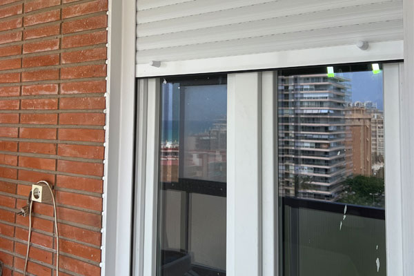 Precio medio ventanas de PVC con persiana de tipo oscilobatiente