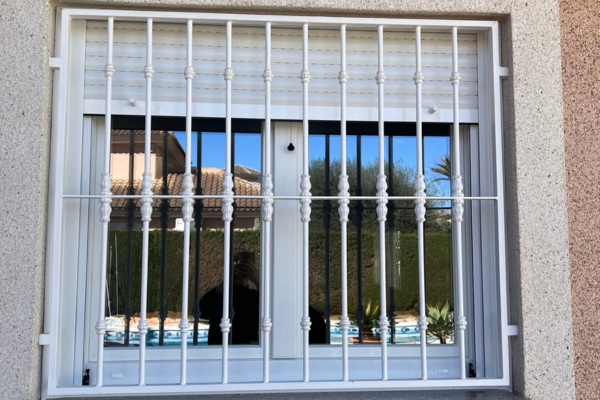 Cómo Decorar un Salón con Ventanales