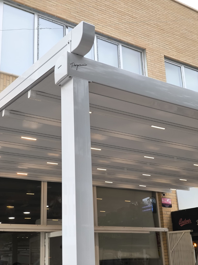 Elegir una pérgola de lona tensada