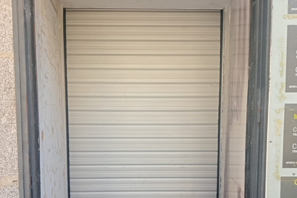 Tipos de puertas enrollables industriales